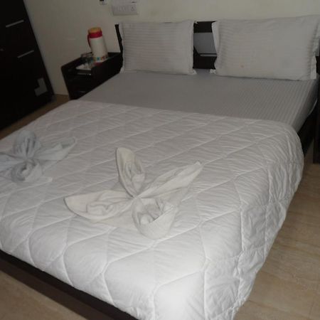 Hotel Rajdeep Inn アーメダバード エクステリア 写真