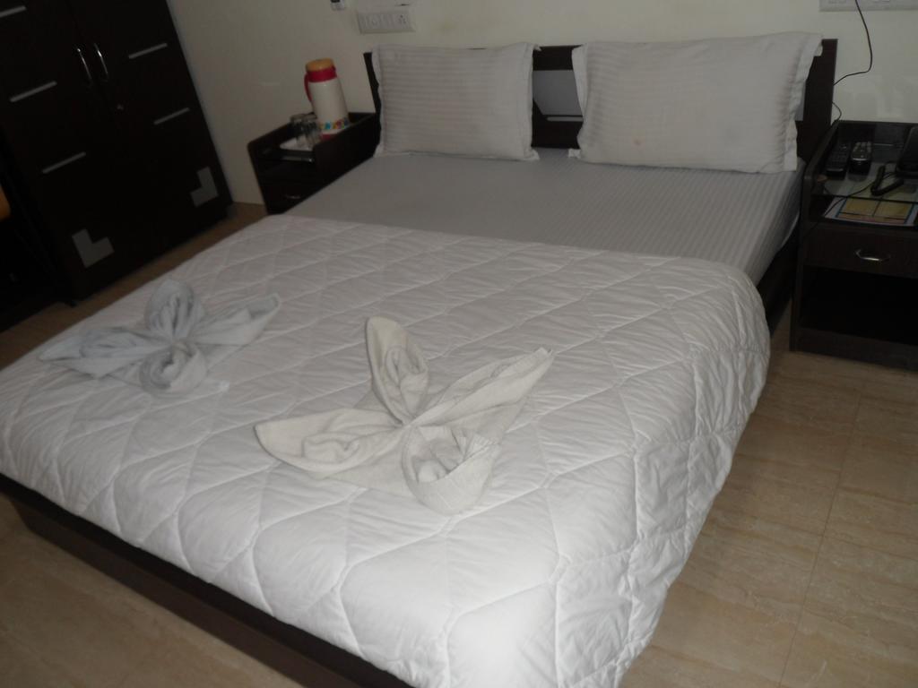Hotel Rajdeep Inn アーメダバード エクステリア 写真